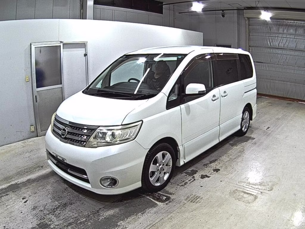 NISSAN SERENA