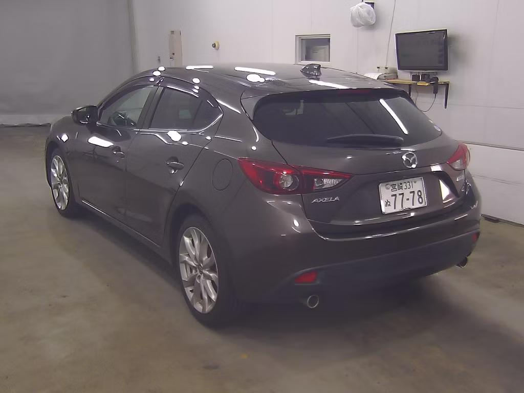 MAZDA AXELA
