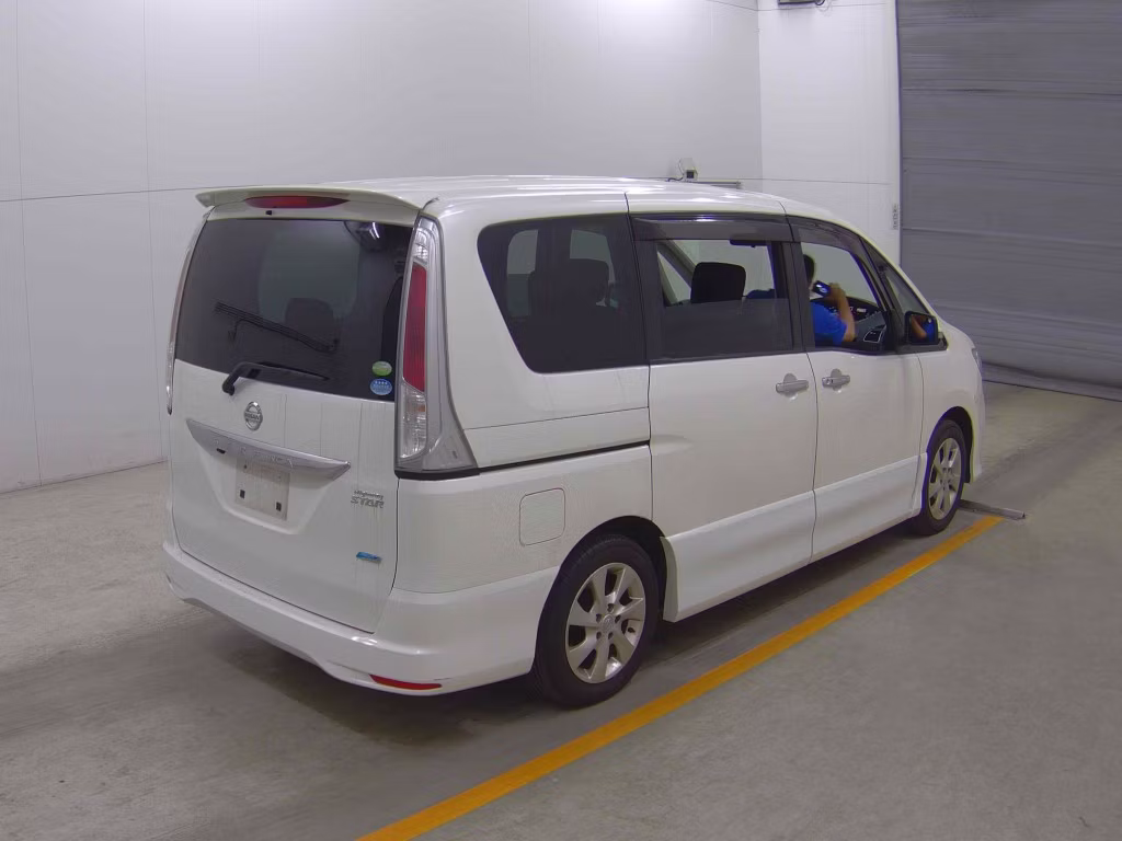 NISSAN SERENA