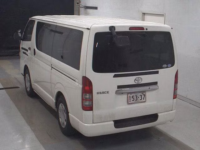TOYOTA REGIUS ACE