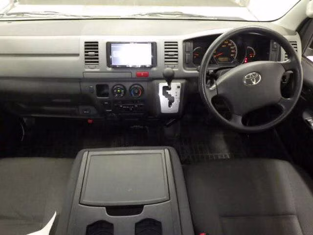 TOYOTA REGIUS ACE