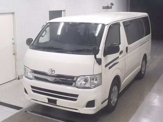 TOYOTA REGIUS ACE