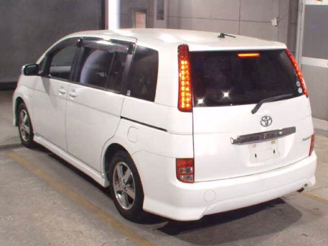 TOYOTA ISIS