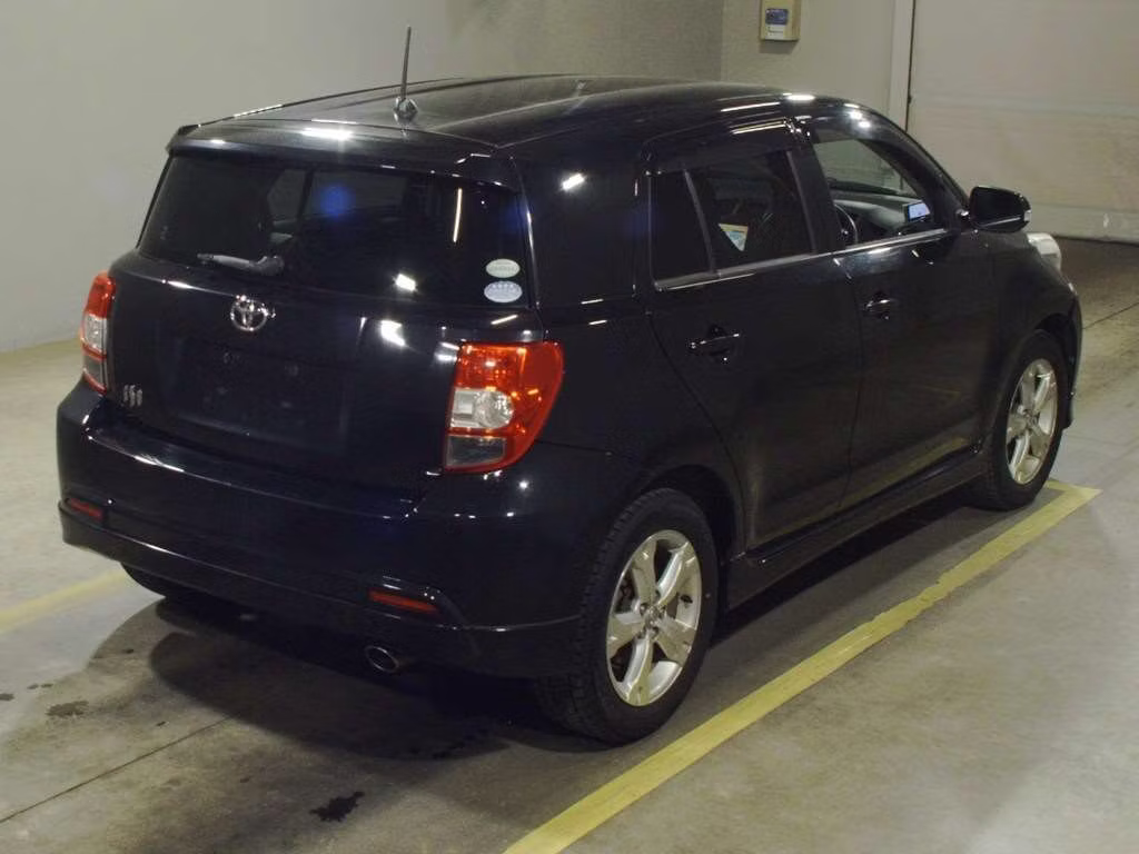 TOYOTA IST
