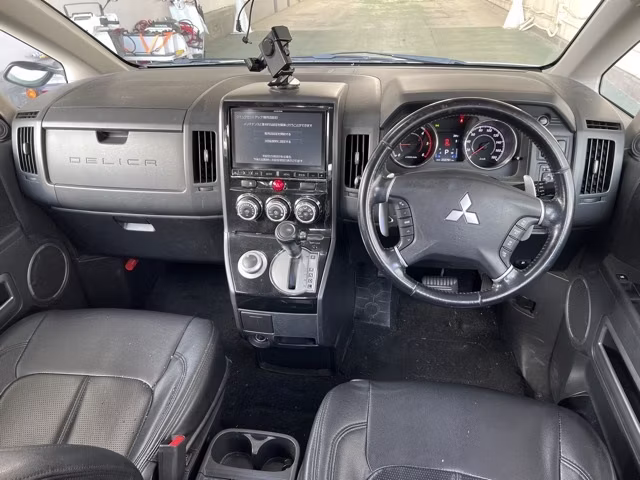 MITSUBISHI DELICA D:5