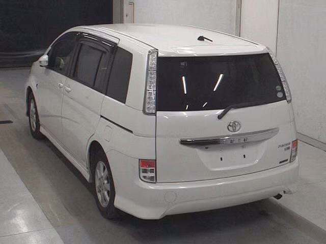 TOYOTA ISIS