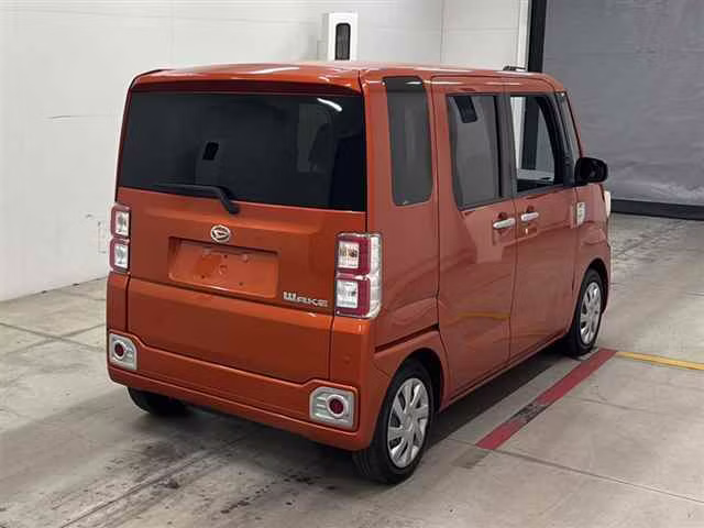 DAIHATSU WAKE