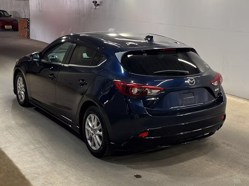 MAZDA AXELA