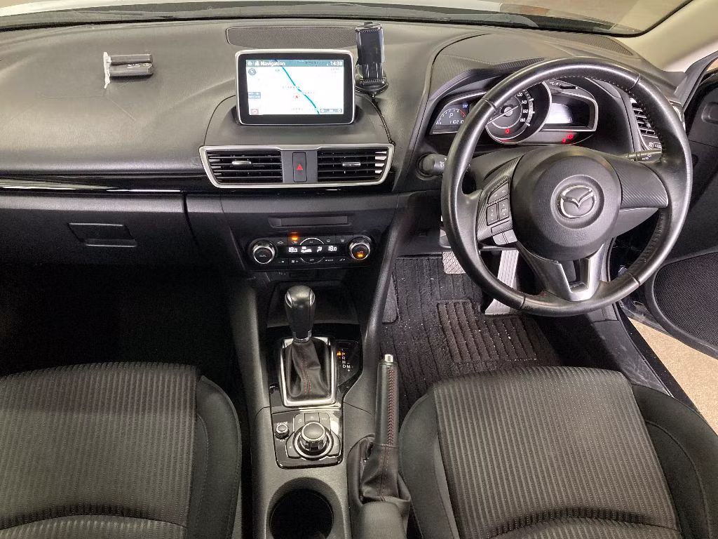 MAZDA AXELA