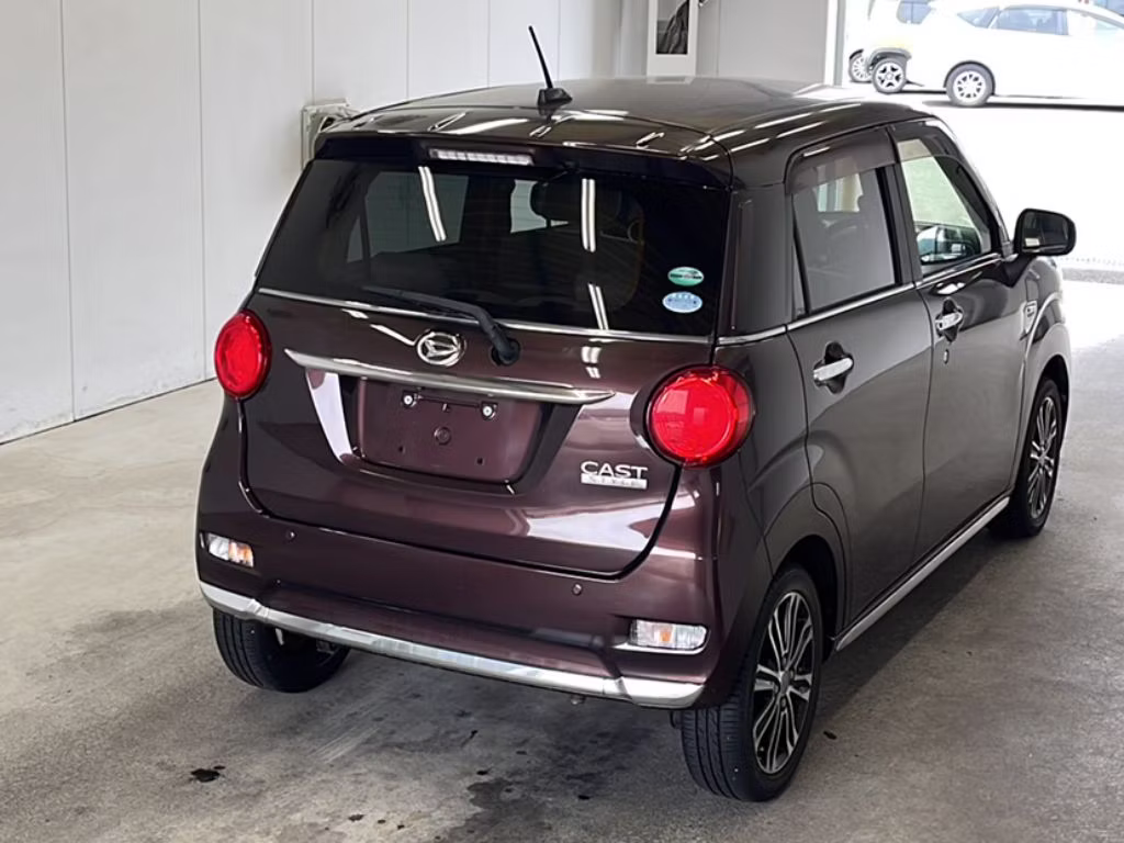 DAIHATSU CAST