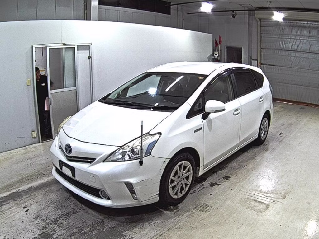 TOYOTA PRIUS ALPHA