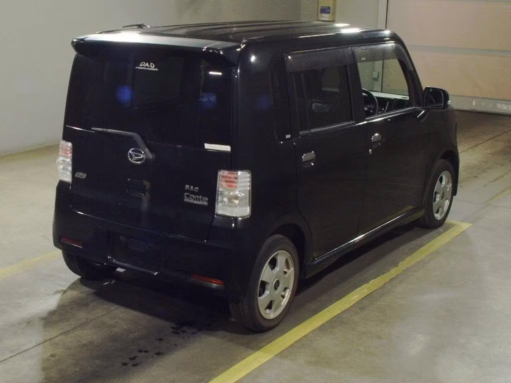 DAIHATSU MOVE CONTE