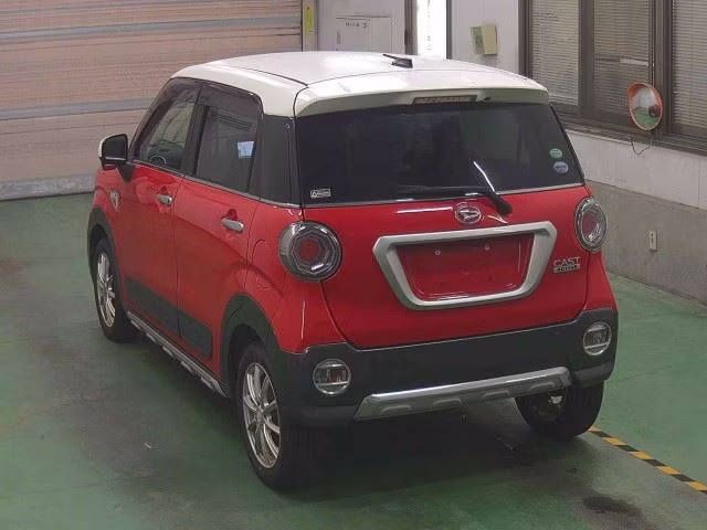 DAIHATSU CAST