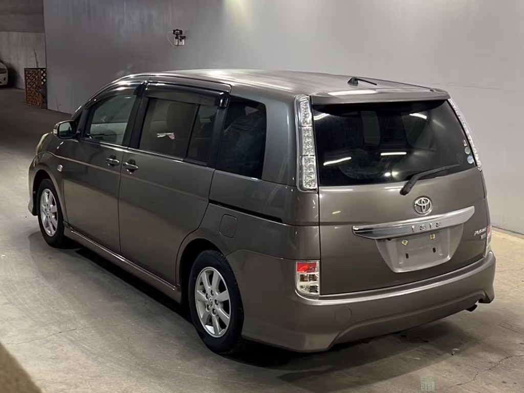 TOYOTA ISIS