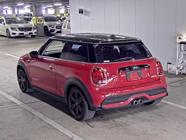 MINI HATCH