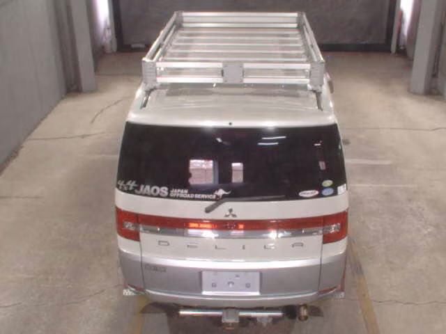 MITSUBISHI DELICA D:5