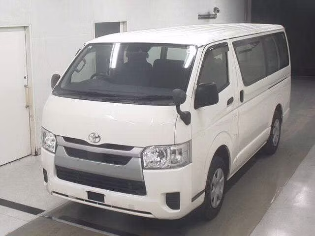 TOYOTA REGIUS ACE