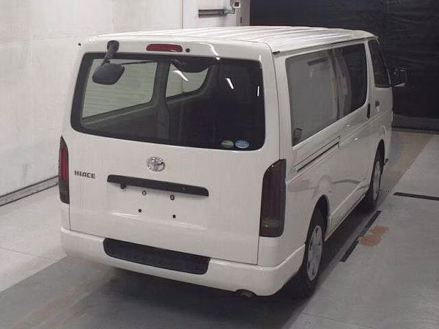 TOYOTA REGIUS ACE