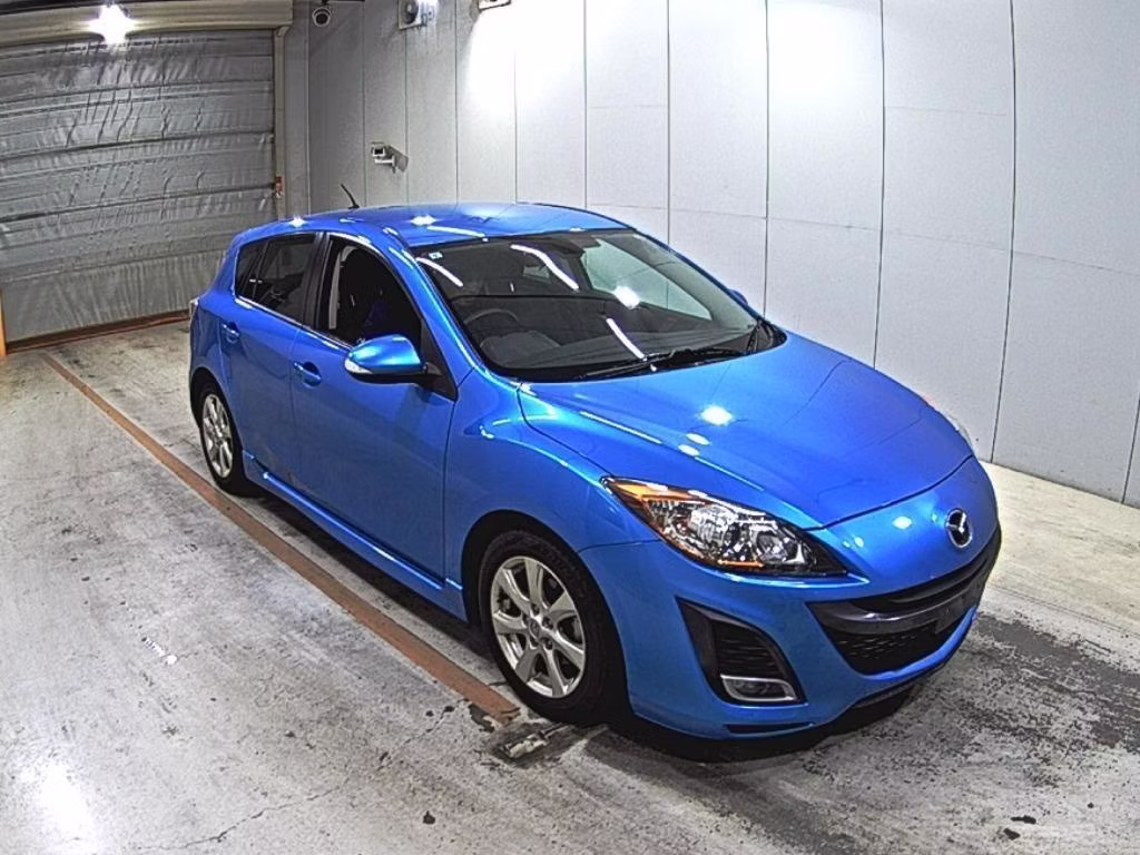 MAZDA AXELA