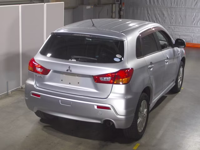 MITSUBISHI RVR