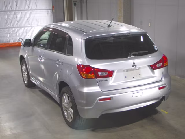 MITSUBISHI RVR