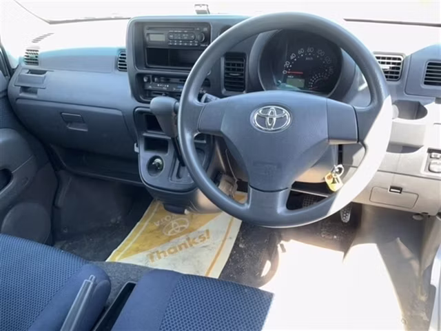 TOYOTA PIXIS VAN