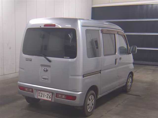 TOYOTA PIXIS VAN