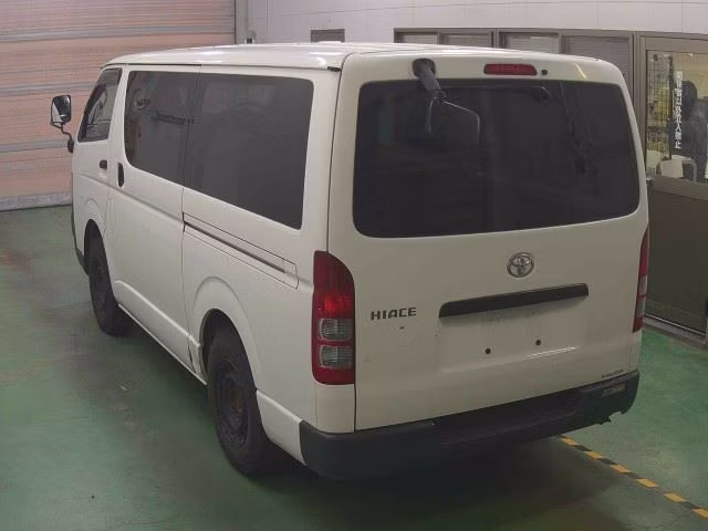 TOYOTA REGIUS ACE