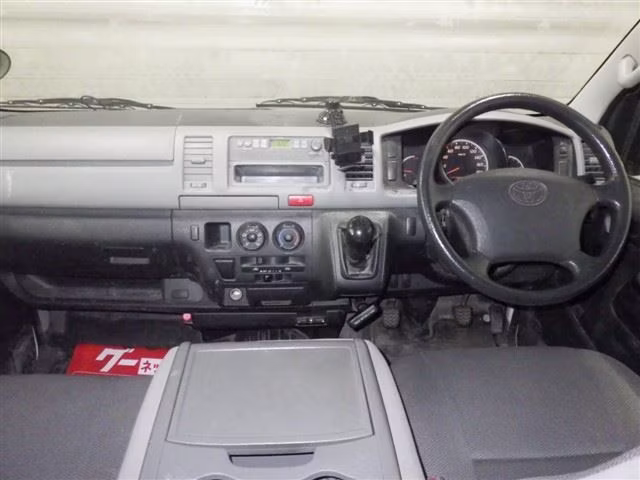 TOYOTA REGIUS ACE