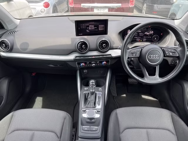 AUDI Q2