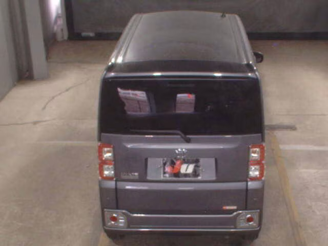 TOYOTA PIXIS MEGA