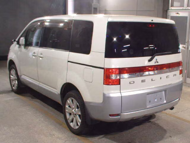 MITSUBISHI DELICA D:5
