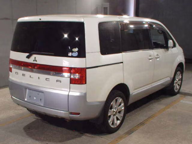 MITSUBISHI DELICA D:5