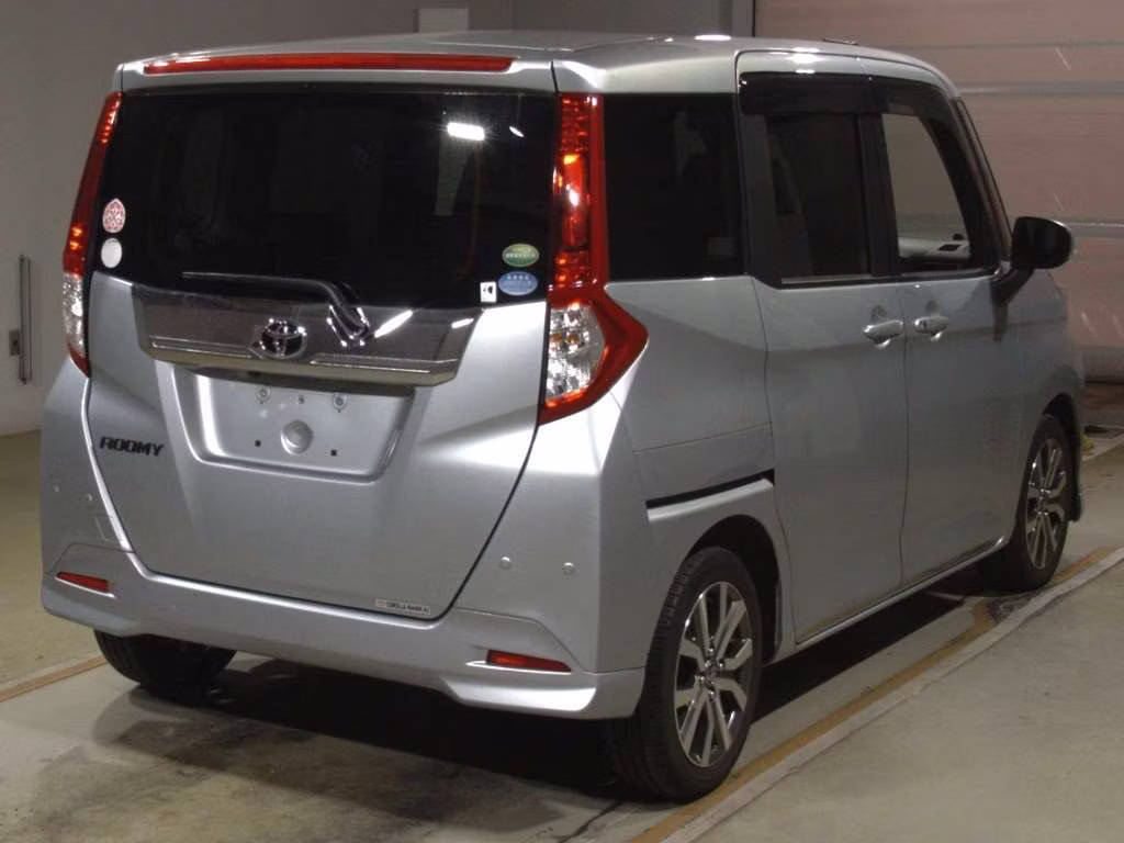 TOYOTA ROOMY