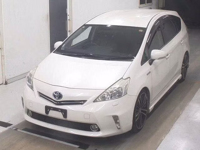 TOYOTA PRIUS ALPHA