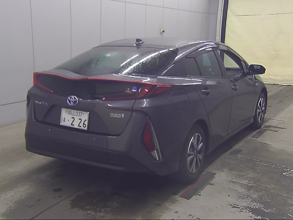 TOYOTA PRIUS PHV