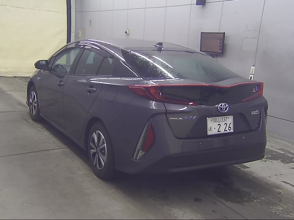 TOYOTA PRIUS PHV