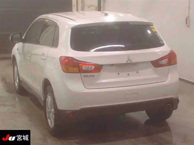 MITSUBISHI RVR