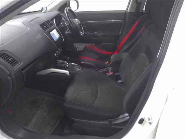 MITSUBISHI RVR