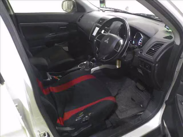 MITSUBISHI RVR