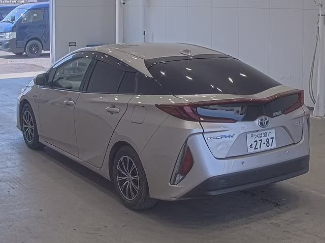 TOYOTA PRIUS PHV