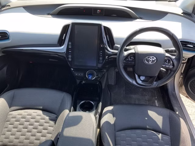 TOYOTA PRIUS PHV