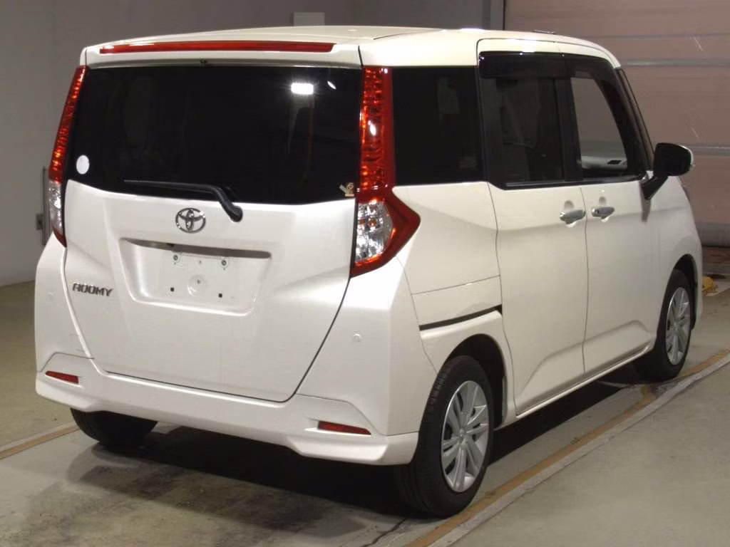 TOYOTA ROOMY