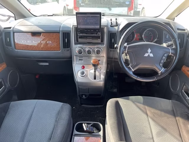 MITSUBISHI DELICA D:5