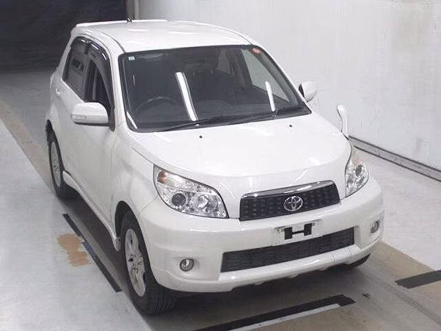 TOYOTA RUSH