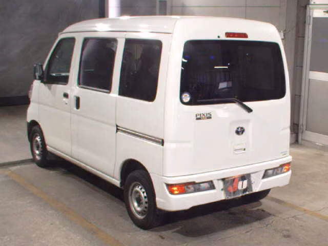 TOYOTA PIXIS VAN