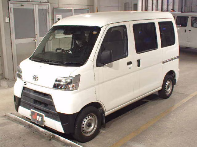 TOYOTA PIXIS VAN