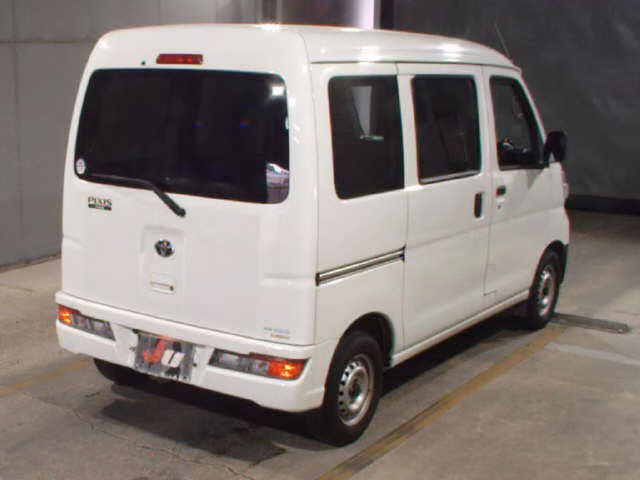 TOYOTA PIXIS VAN