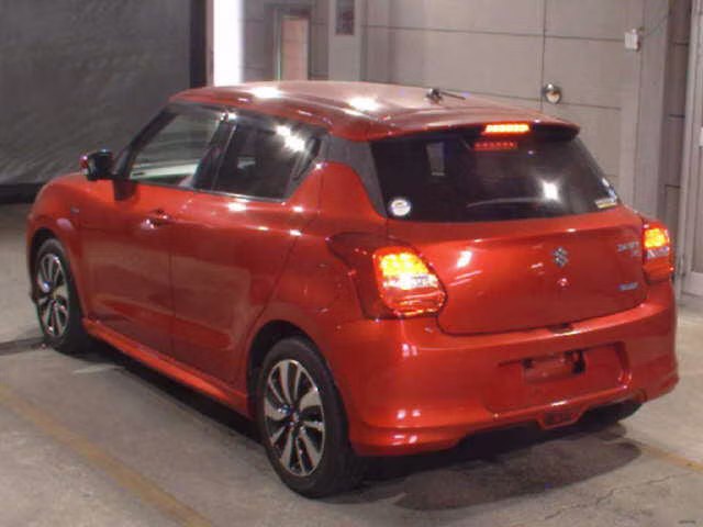 SUZUKI SWIFT
