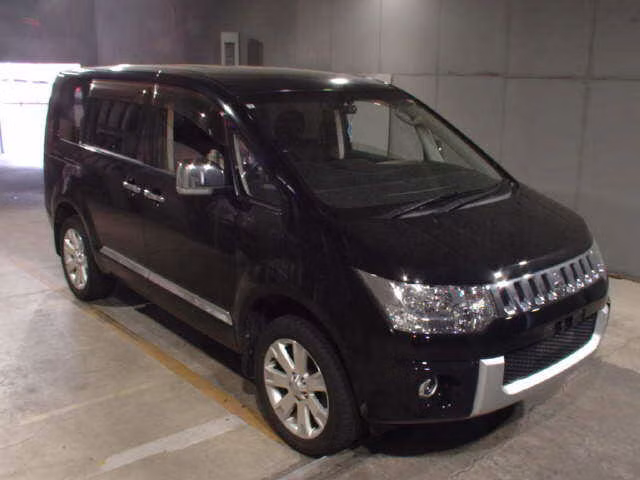 MITSUBISHI DELICA D:5